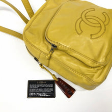 Load image into Gallery viewer, [USED/中古]CHANEL シャネル リュック・デイパック ココマーク　バックパック　マーブルファスナートップ　ヴィンテージ イエロー レザー Bランク 中古 tdc-002446